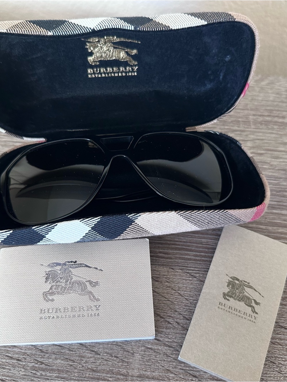 NWT Burberry B 4091 3001/87 Authentic Black Sunglasses with Plaid Case & Papers